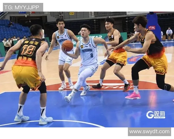 全新阵容集体亮相！青岛男篮举办球迷开放日活动